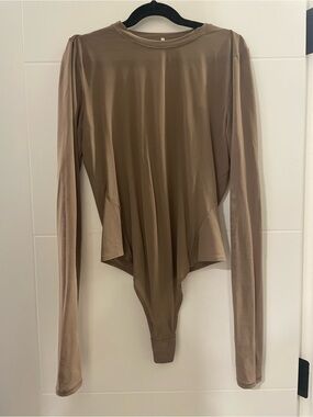 lululemon athletica Long-Sleeve Fitted Bodysuit in Taupe Brown